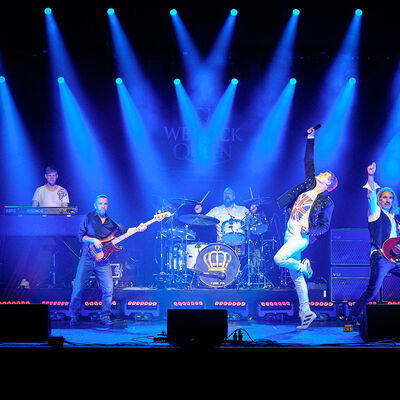 Drei Stunden wirbelt »We Rock Queen« über die Bühne und erinnert an die legendäre Gruppe.